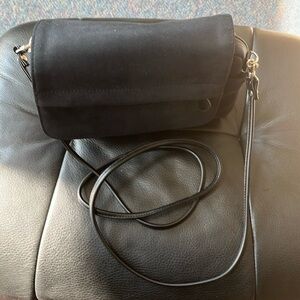 Liz Claiborne Black Crossbody Bag with Minimalist Design